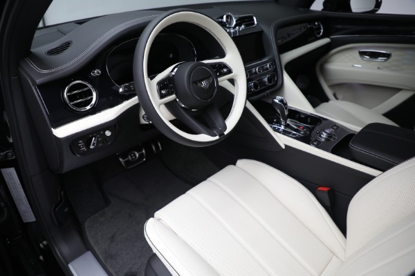 New 2023 Bentley Bentayga EWB Azure V8 for sale $297,600 at Alfa Romeo of Greenwich in Greenwich CT 06830 17
