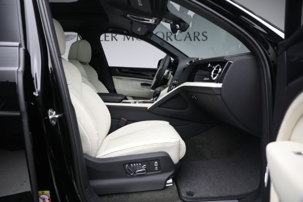 New 2023 Bentley Bentayga EWB Azure V8 for sale $297,600 at Alfa Romeo of Greenwich in Greenwich CT 06830 26