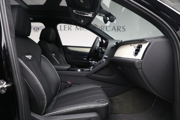 New 2023 Bentley Bentayga V8 for sale $238,470 at Alfa Romeo of Greenwich in Greenwich CT 06830 27