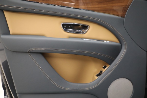 New 2023 Bentley Bentayga V8 for sale $230,170 at Alfa Romeo of Greenwich in Greenwich CT 06830 16