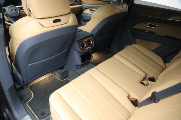 New 2023 Bentley Bentayga V8 for sale $230,170 at Alfa Romeo of Greenwich in Greenwich CT 06830 21