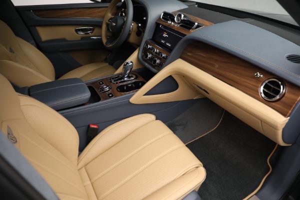 New 2023 Bentley Bentayga V8 for sale $230,170 at Alfa Romeo of Greenwich in Greenwich CT 06830 25