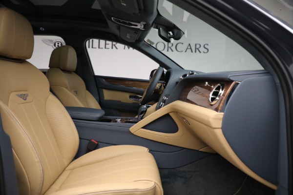 New 2023 Bentley Bentayga V8 for sale $230,170 at Alfa Romeo of Greenwich in Greenwich CT 06830 26