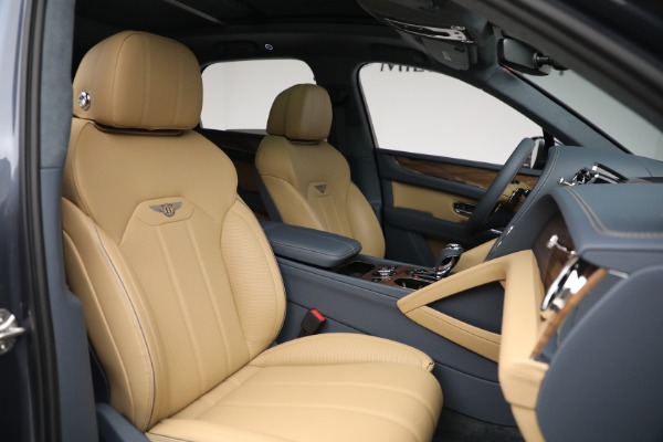 New 2023 Bentley Bentayga V8 for sale $230,170 at Alfa Romeo of Greenwich in Greenwich CT 06830 27