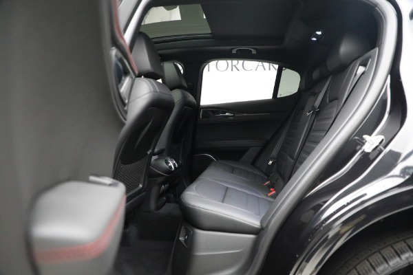 New 2023 Alfa Romeo Stelvio Estrema for sale $63,175 at Alfa Romeo of Greenwich in Greenwich CT 06830 18