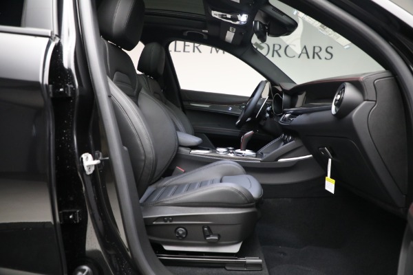 New 2023 Alfa Romeo Stelvio Estrema for sale $63,175 at Alfa Romeo of Greenwich in Greenwich CT 06830 20