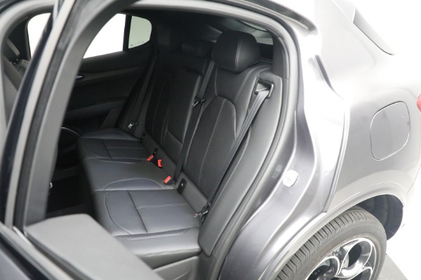 New 2023 Alfa Romeo Stelvio Ti for sale $55,980 at Alfa Romeo of Greenwich in Greenwich CT 06830 17