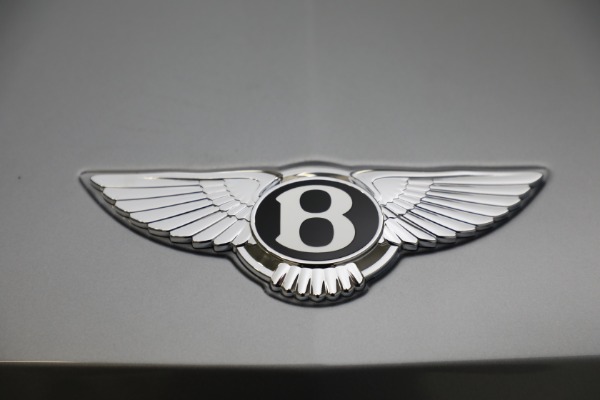New 2023 Bentley Bentayga EWB Azure V8 for sale $274,655 at Alfa Romeo of Greenwich in Greenwich CT 06830 16