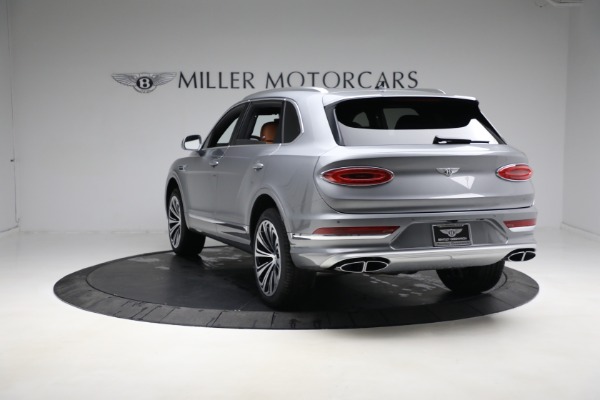Used 2023 Bentley Bentayga EWB Azure V8 for sale $196,900 at Alfa Romeo of Greenwich in Greenwich CT 06830 6