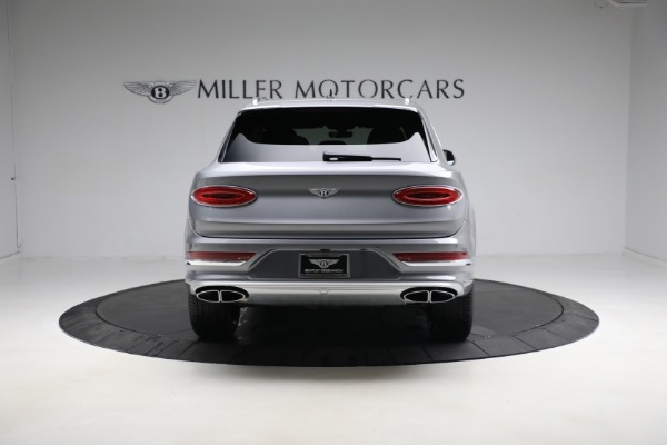 Used 2023 Bentley Bentayga EWB Azure V8 for sale $196,900 at Alfa Romeo of Greenwich in Greenwich CT 06830 7