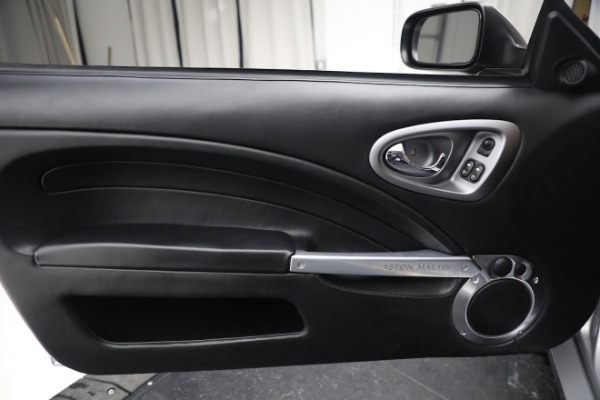 Used 2005 Aston Martin V12 Vanquish S for sale $199,900 at Alfa Romeo of Greenwich in Greenwich CT 06830 19