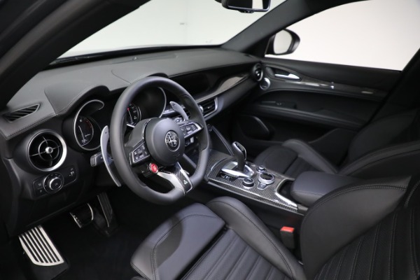 New 2023 Alfa Romeo Stelvio Quadrifoglio for sale $79,900 at Alfa Romeo of Greenwich in Greenwich CT 06830 17