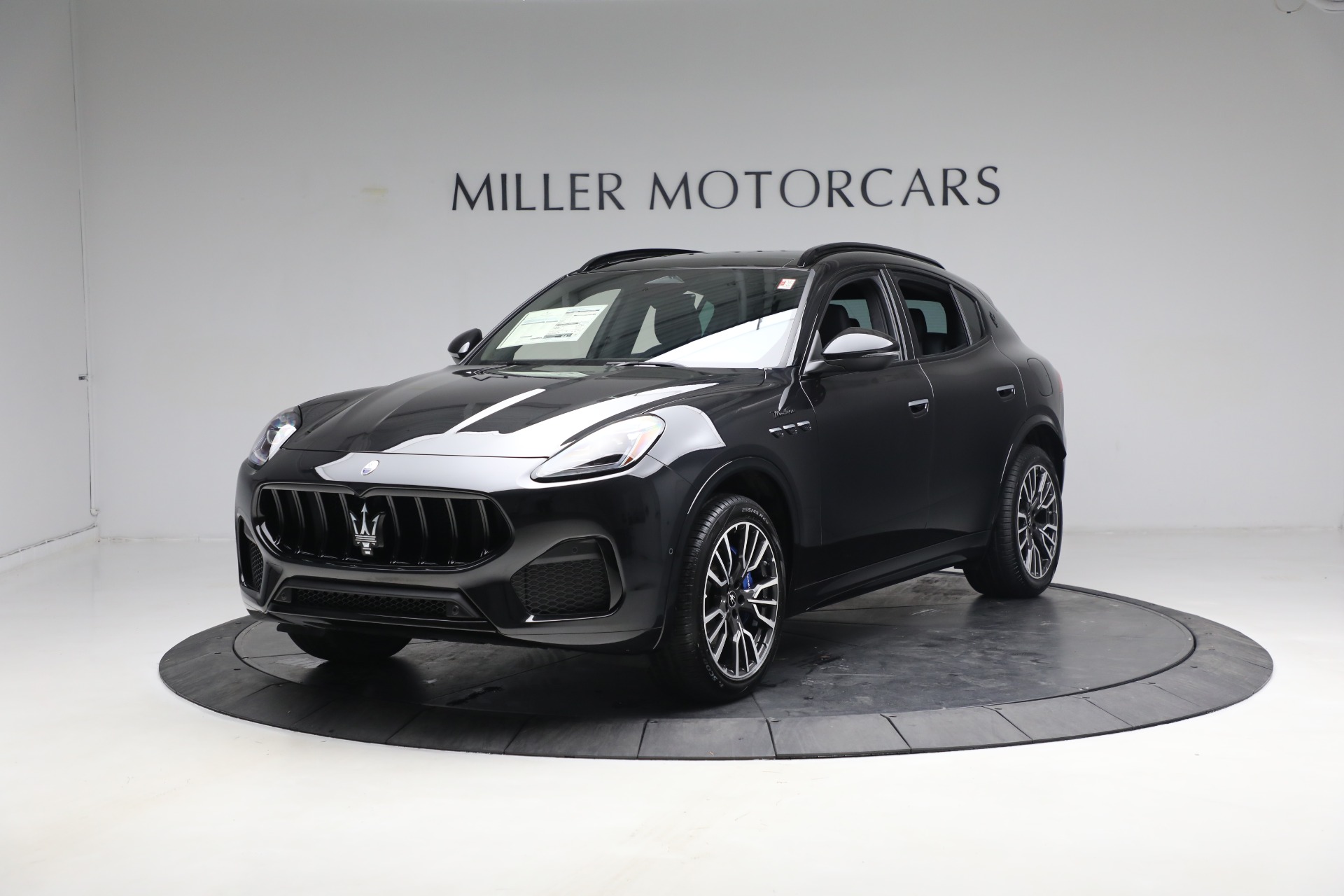 New 2023 Maserati Grecale Modena for sale $78,197 at Alfa Romeo of Greenwich in Greenwich CT 06830 1