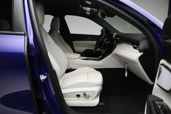 New 2023 Maserati Grecale Modena for sale $71,384 at Alfa Romeo of Greenwich in Greenwich CT 06830 14
