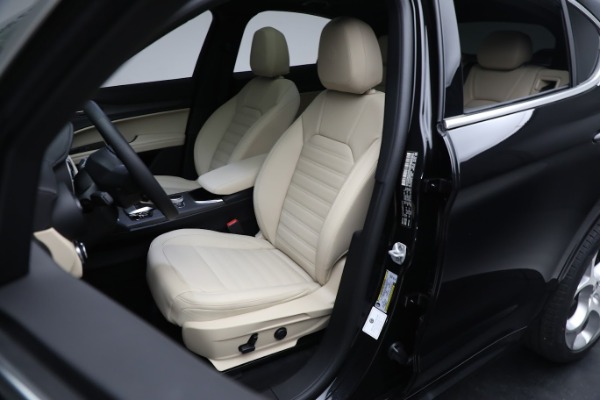 New 2023 Alfa Romeo Stelvio Ti Lusso for sale $59,275 at Alfa Romeo of Greenwich in Greenwich CT 06830 13