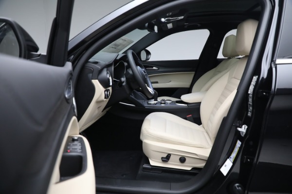 New 2023 Alfa Romeo Stelvio Ti Lusso for sale $59,275 at Alfa Romeo of Greenwich in Greenwich CT 06830 15