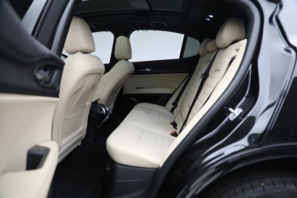 New 2023 Alfa Romeo Stelvio Ti Lusso for sale $59,275 at Alfa Romeo of Greenwich in Greenwich CT 06830 17
