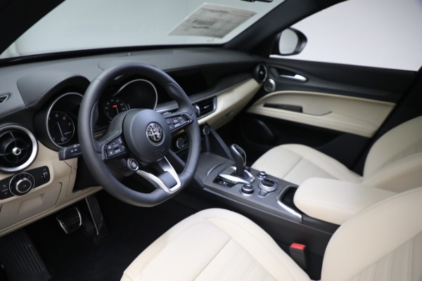 New 2023 Alfa Romeo Stelvio Ti Lusso for sale $59,275 at Alfa Romeo of Greenwich in Greenwich CT 06830 21