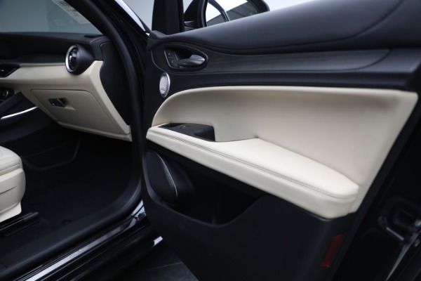 New 2023 Alfa Romeo Stelvio Ti Lusso for sale $59,275 at Alfa Romeo of Greenwich in Greenwich CT 06830 22