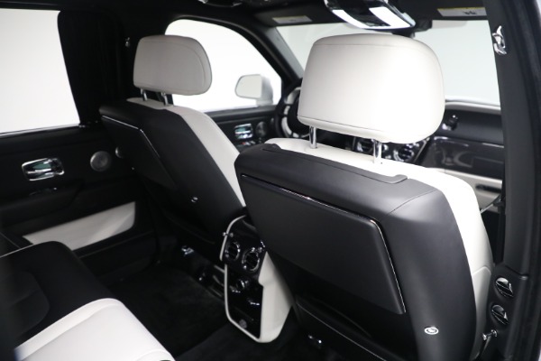 Used 2022 Rolls-Royce Black Badge Cullinan for sale $399,900 at Alfa Romeo of Greenwich in Greenwich CT 06830 25