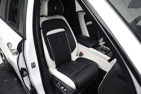 Used 2022 Rolls-Royce Black Badge Cullinan for sale $399,900 at Alfa Romeo of Greenwich in Greenwich CT 06830 28