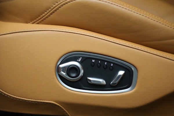 Used 2022 Aston Martin DBX for sale $169,900 at Alfa Romeo of Greenwich in Greenwich CT 06830 20