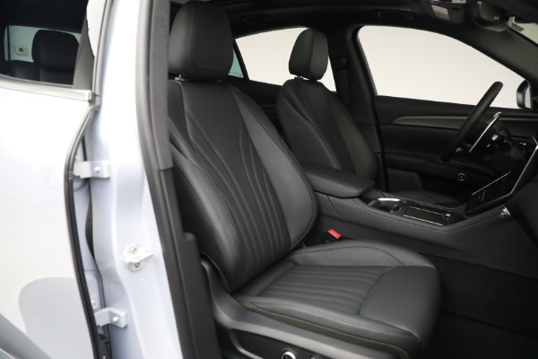 New 2023 Maserati Grecale GT for sale $70,197 at Alfa Romeo of Greenwich in Greenwich CT 06830 19