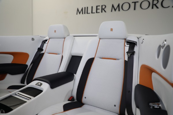 Used 2019 Rolls-Royce Dawn for sale $329,900 at Alfa Romeo of Greenwich in Greenwich CT 06830 27
