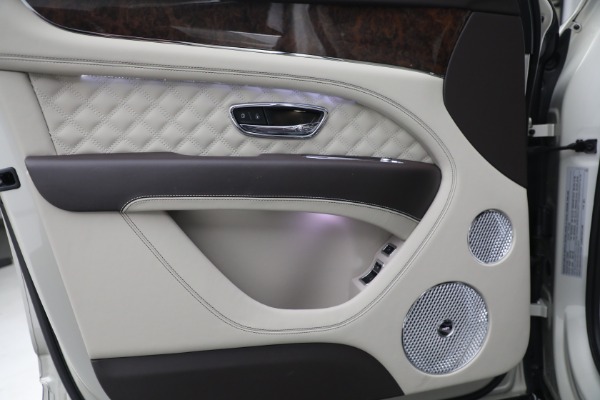 Used 2022 Bentley Bentayga V8 for sale $205,900 at Alfa Romeo of Greenwich in Greenwich CT 06830 18