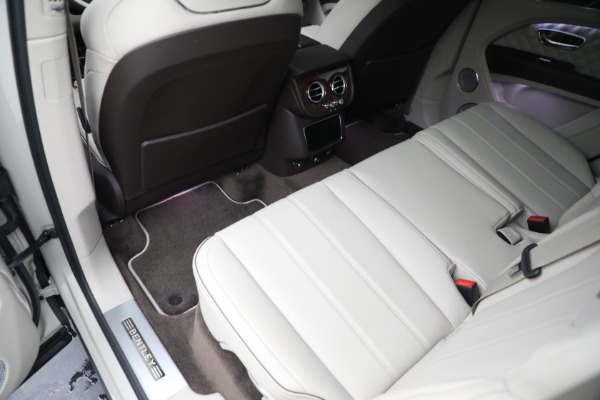 Used 2022 Bentley Bentayga V8 for sale $205,900 at Alfa Romeo of Greenwich in Greenwich CT 06830 22