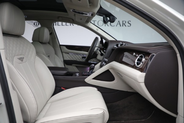 Used 2022 Bentley Bentayga V8 for sale $205,900 at Alfa Romeo of Greenwich in Greenwich CT 06830 27