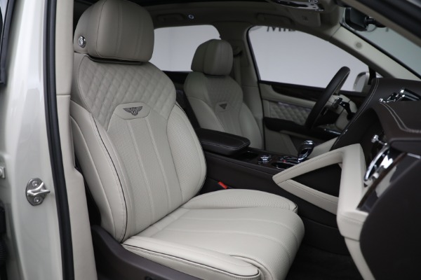 Used 2022 Bentley Bentayga V8 for sale $205,900 at Alfa Romeo of Greenwich in Greenwich CT 06830 28