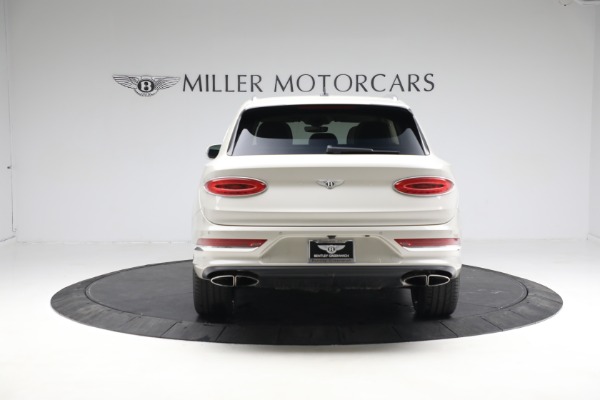 Used 2022 Bentley Bentayga V8 for sale $205,900 at Alfa Romeo of Greenwich in Greenwich CT 06830 6