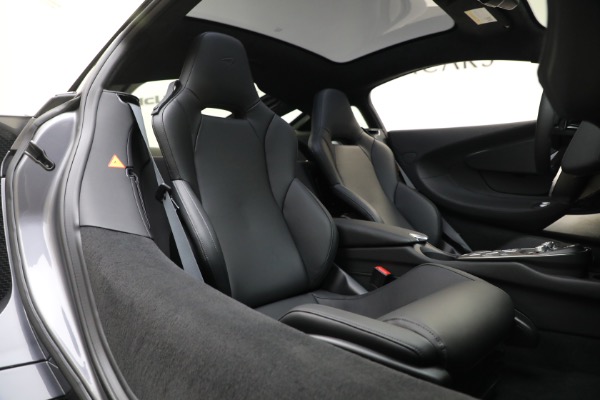 New 2023 McLaren GT for sale $216,098 at Alfa Romeo of Greenwich in Greenwich CT 06830 24