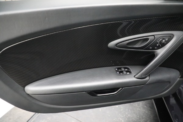 Used 2012 Bugatti Veyron 16.4 Super Sport for sale $3,350,000 at Alfa Romeo of Greenwich in Greenwich CT 06830 19
