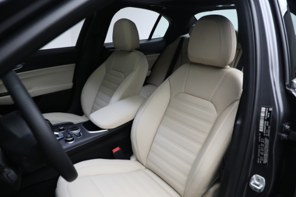 New 2023 Alfa Romeo Giulia Ti Lusso for sale $50,370 at Alfa Romeo of Greenwich in Greenwich CT 06830 13