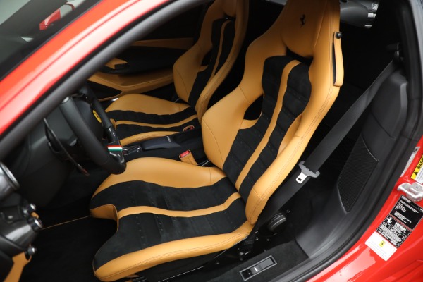 Used 2022 Ferrari F8 Tributo for sale $424,900 at Alfa Romeo of Greenwich in Greenwich CT 06830 15
