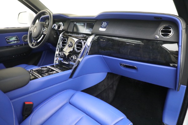 Used 2022 Rolls-Royce Cullinan for sale $335,900 at Alfa Romeo of Greenwich in Greenwich CT 06830 27