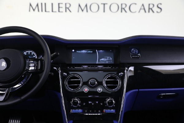 Used 2022 Rolls-Royce Cullinan for sale $335,900 at Alfa Romeo of Greenwich in Greenwich CT 06830 4