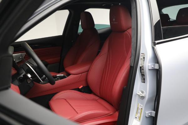 New 2023 Maserati Grecale Modena for sale $90,197 at Alfa Romeo of Greenwich in Greenwich CT 06830 13