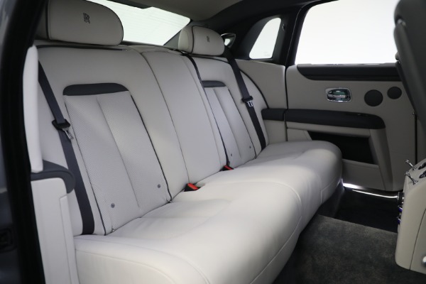 Used 2022 Rolls-Royce Ghost for sale $365,900 at Alfa Romeo of Greenwich in Greenwich CT 06830 26