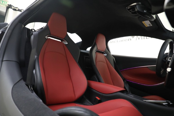 New 2023 McLaren Artura TechLux for sale $274,210 at Alfa Romeo of Greenwich in Greenwich CT 06830 22