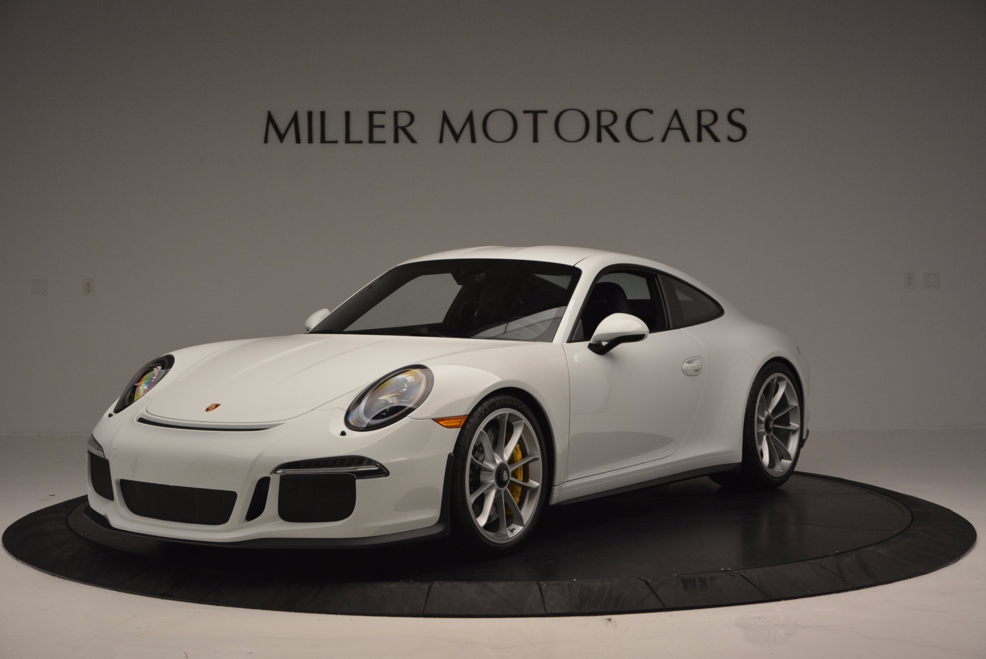 Used 2016 Porsche 911 R for sale Sold at Alfa Romeo of Greenwich in Greenwich CT 06830 1