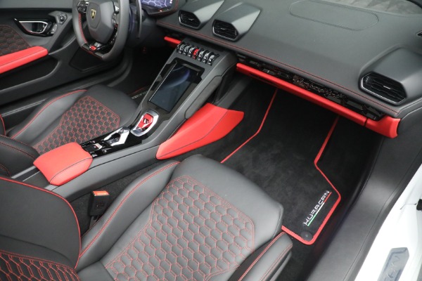 Used 2021 Lamborghini Huracan LP 610-2 EVO Spyder for sale $289,900 at Alfa Romeo of Greenwich in Greenwich CT 06830 28