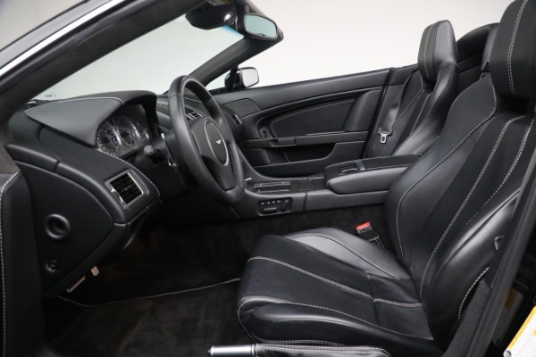 Used 2009 Aston Martin V8 Vantage Roadster for sale $59,900 at Alfa Romeo of Greenwich in Greenwich CT 06830 20