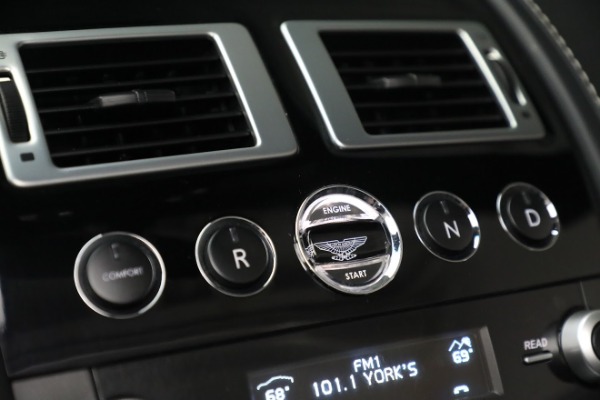 Used 2009 Aston Martin V8 Vantage Roadster for sale $59,900 at Alfa Romeo of Greenwich in Greenwich CT 06830 23