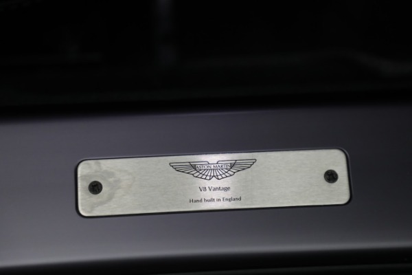 Used 2009 Aston Martin V8 Vantage Roadster for sale Sold at Alfa Romeo of Greenwich in Greenwich CT 06830 27