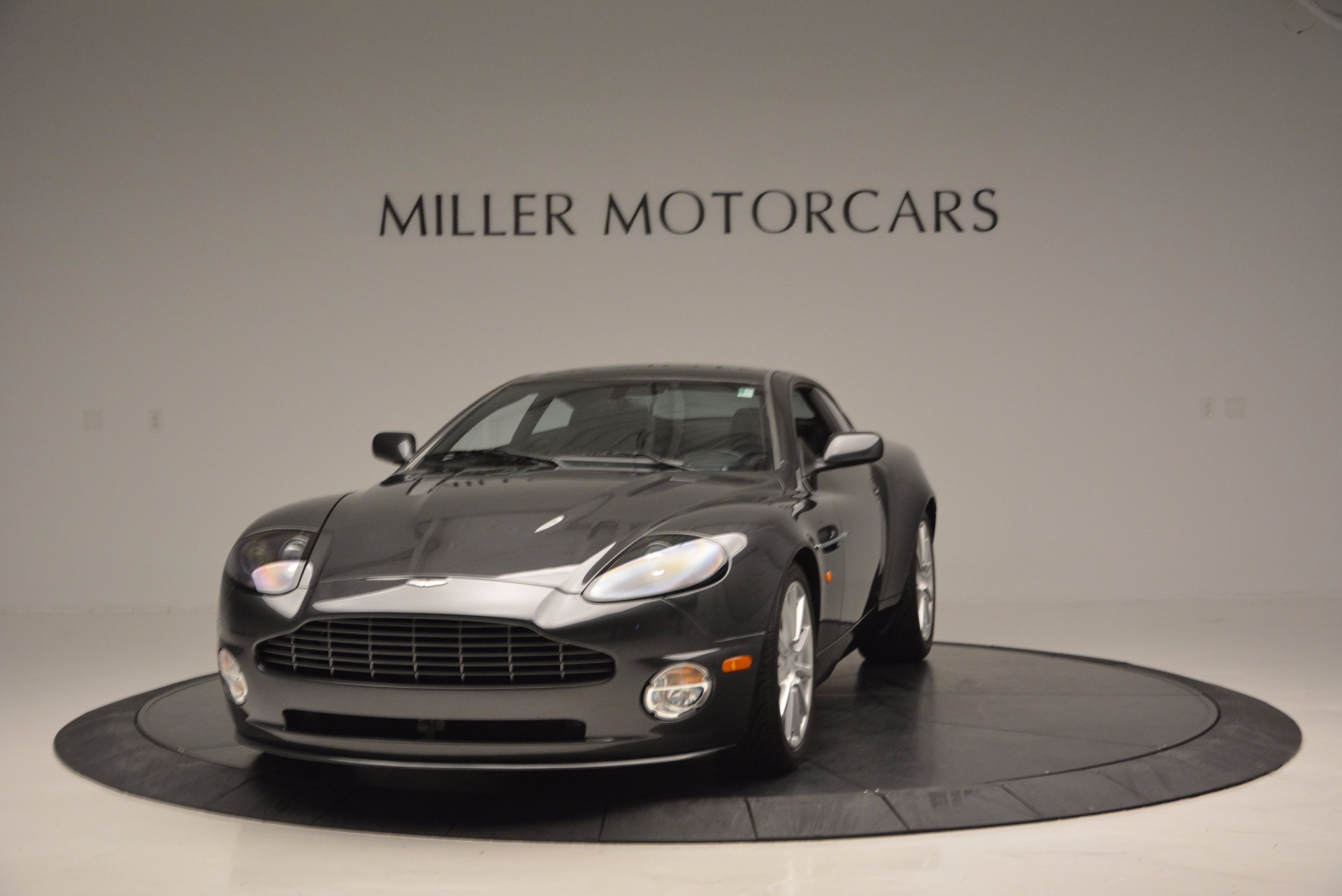 Used 2005 Aston Martin V12 Vanquish S for sale Sold at Alfa Romeo of Greenwich in Greenwich CT 06830 1