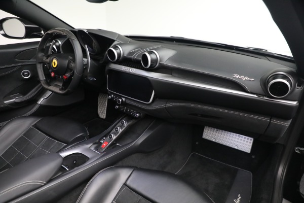 Used 2019 Ferrari Portofino for sale $226,900 at Alfa Romeo of Greenwich in Greenwich CT 06830 24