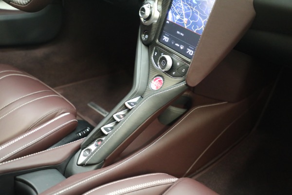 Used 2018 McLaren 720S Luxury for sale $264,900 at Alfa Romeo of Greenwich in Greenwich CT 06830 28